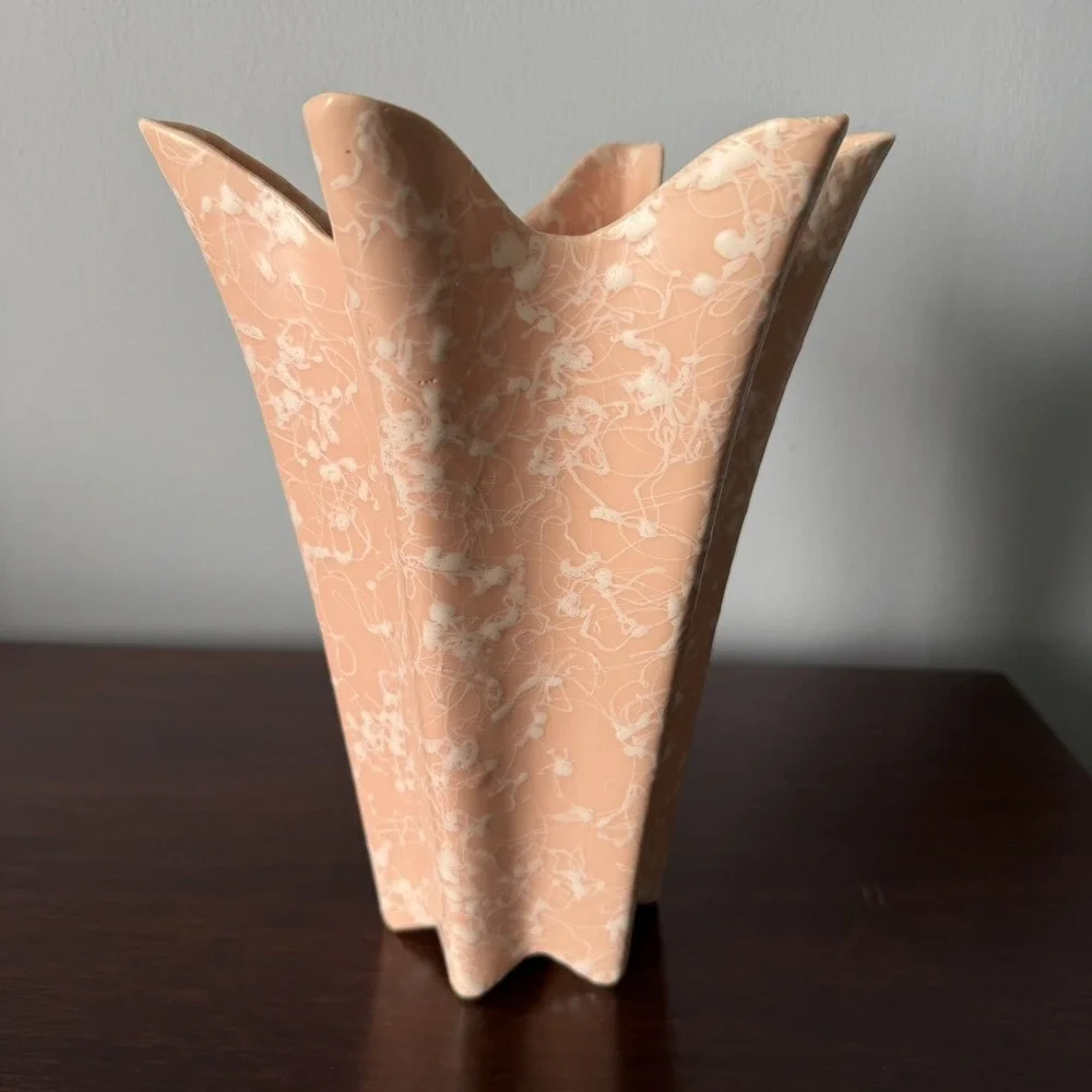 Vintage MCM Shawnee Pottery Blush Pink Splatter Design Cameo Ware Vase